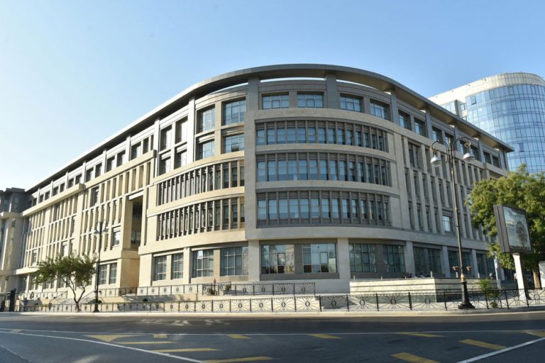 18-19-37-642e953304e61642e953304e621680774451642e953304e5f642e953304e60