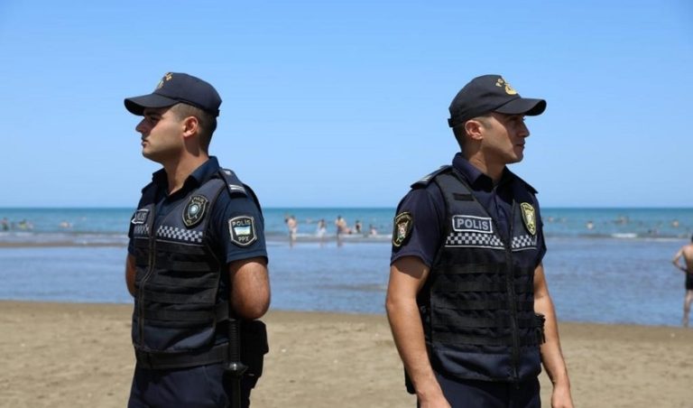 22-00-33-c2d152467ea120858c3aeb0fedc4a2b9